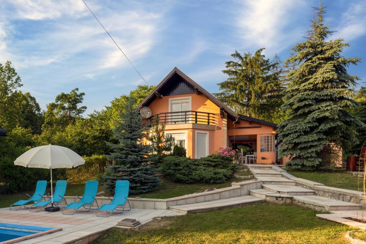Villa Tratea - With A Heated Pool Tomici Exteriör bild